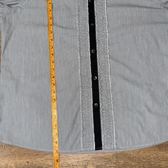 WRINKLE FREE Gray Button-Up Shirt - Picture 5 of 9